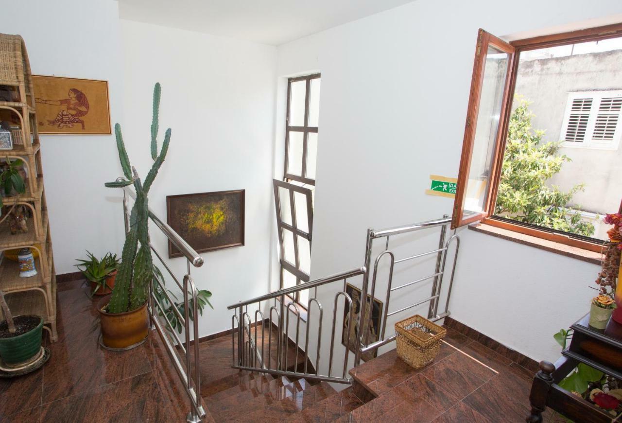 Apartments Mihic Makarska Exterior photo