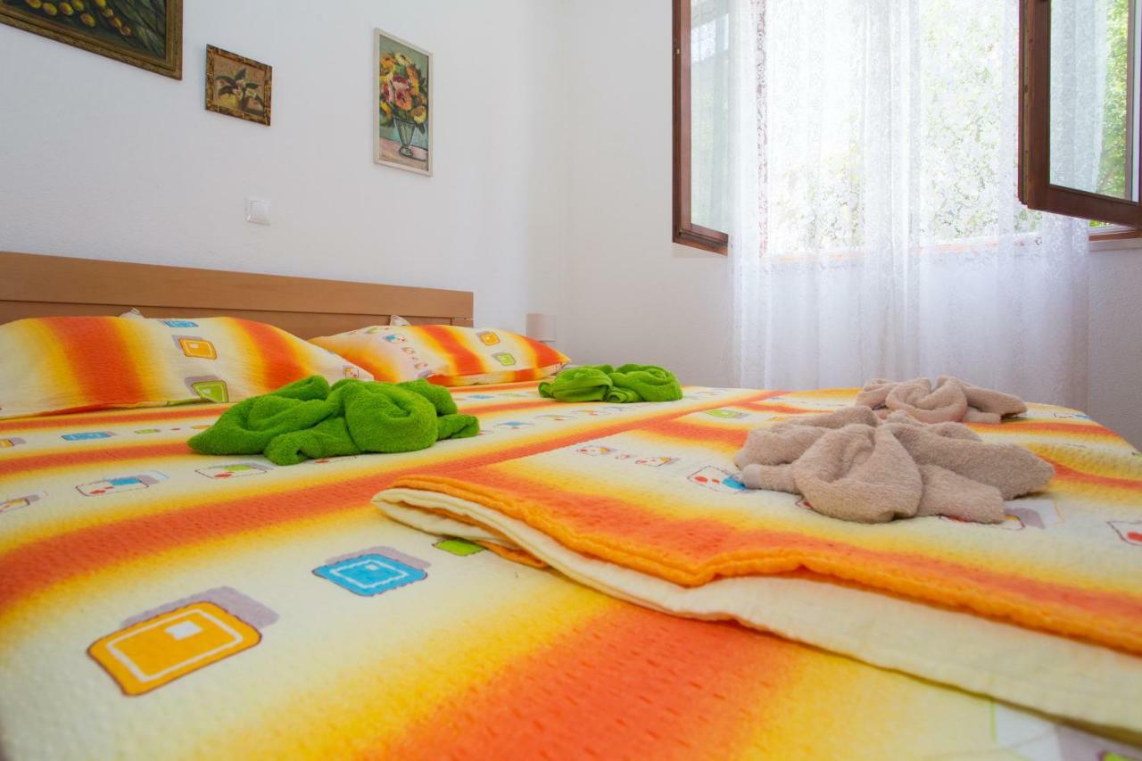 Apartments Mihic Makarska Exterior photo