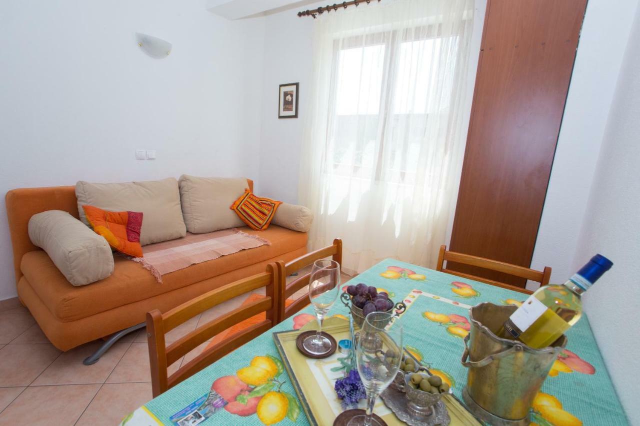 Apartments Mihic Makarska Exterior photo